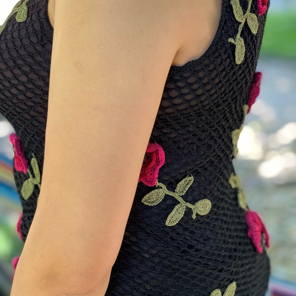 CDW Creative Design Works Women's Crochet Sleeveless Top - Picture 3 of 10